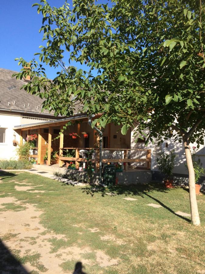 Teraszos Haz Otel Balatonlelle Dış mekan fotoğraf